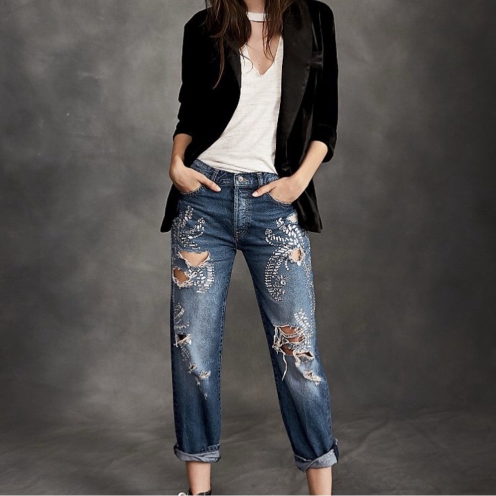FREE PEOPLE CEM EMBELLISHED DISTRESSED JEANS size 28
